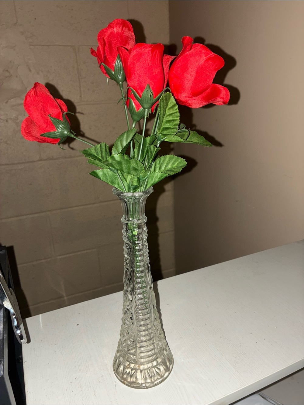 Red Artificial Rose Stem Arrangement in Clear Glass Bud Vase